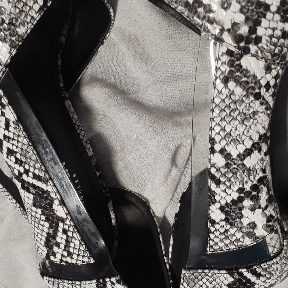 Fashionable snakeskin 8.5 heel shoes - Picture 9 of 11